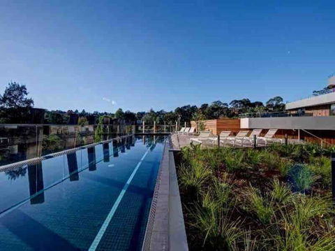 Yarra River Luxury 1BD Apartment - Accommodation Gladstone 3