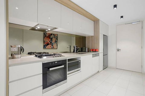 YARRA - YARRA Toorak Rd & Chapel St. Pool, Gym & Parking - Accommodation Gladstone 3