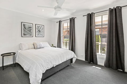 YIN-YANG - MOUNT ELIZA - Accommodation Gladstone 1