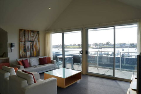 York Cove Holiday Hotel - Accommodation Gladstone 1