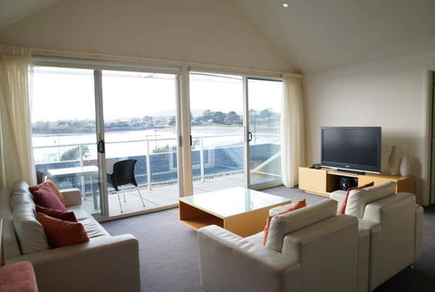 York Cove Holiday Hotel - Accommodation Gladstone 2
