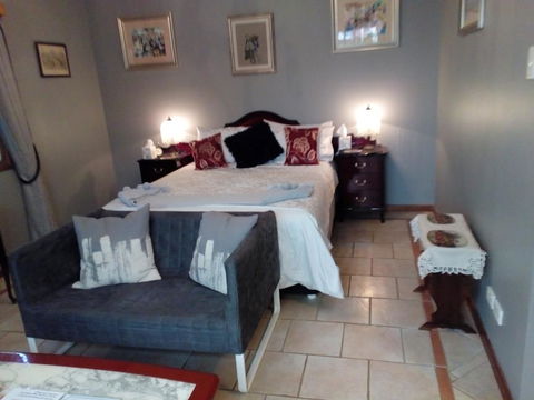 York's Lookout Lodge Bed And Breakfast - Accommodation Gladstone 0