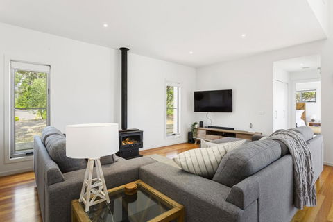 YOU, ME AND THE SEA - BLAIRGOWRIE - Accommodation Gladstone 1