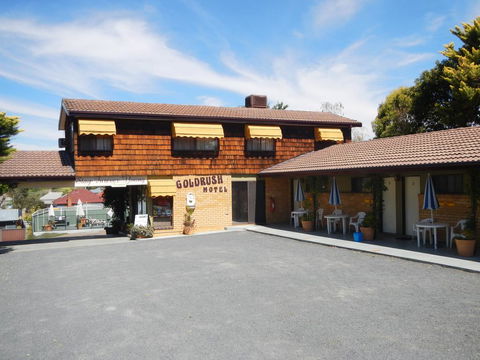 Young Goldrush Motel - Accommodation Gladstone 0