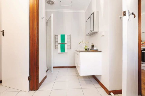 Your Ballarat Home - Accommodation Gladstone 2