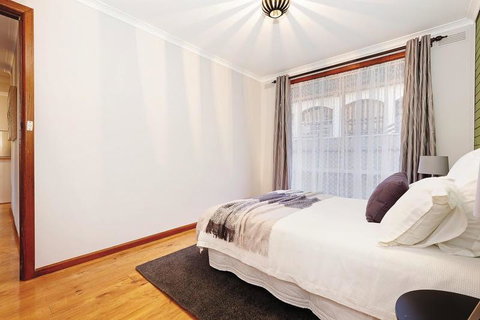 Your Ballarat Home - Accommodation Gladstone 3