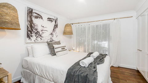 Your Luxury Escape - Bel Ombre - Palm Tree Retreat - Accommodation Gladstone 3