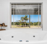 Your Luxury Escape - Byron Sunset Breeze - Accommodation Gladstone
