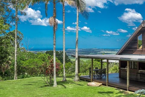 Your Luxury Escape - Cedar View - Accommodation Gladstone 0
