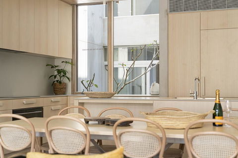 Your Luxury Escape - Driftwood Two At Clarkes Beach - Accommodation Gladstone 1