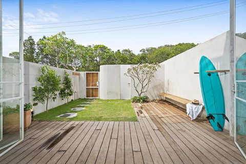 Your Luxury Escape - Driftwood Two At Clarkes Beach - Accommodation Gladstone 2