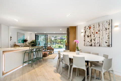 Your Luxury Escape - Ground Luxury - Accommodation Gladstone 3