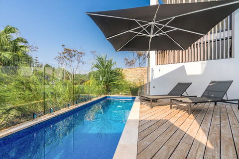 Your Luxury Escape - Ground Luxury - Accommodation Gladstone 0