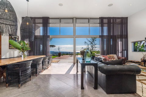 Your Luxury Escape - Horizon - Accommodation Gladstone 0