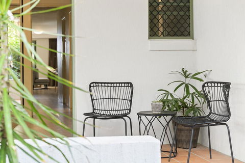 Your Luxury Escape - Karinya At Surfside - Accommodation Gladstone 2
