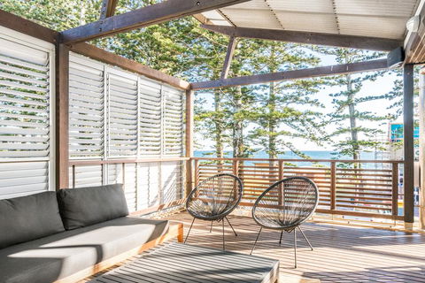 Your Luxury Escape - On The Bay - Stunning Beachfront Apartment - Accommodation Gladstone 1