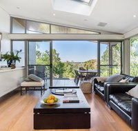 Your Luxury Escape - Vue from Here - Accommodation Gladstone
