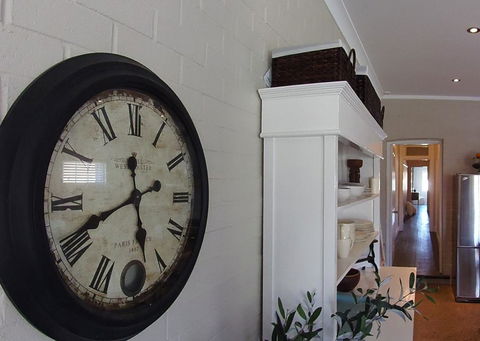 YSG The Edward Townhouse 155 - Steps To Town - Accommodation Gladstone 3