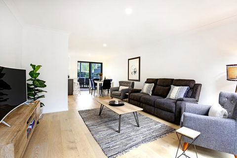 Zen @ Culburra - Pet Friendly - 8 Mins To Beach - Accommodation Gladstone 1