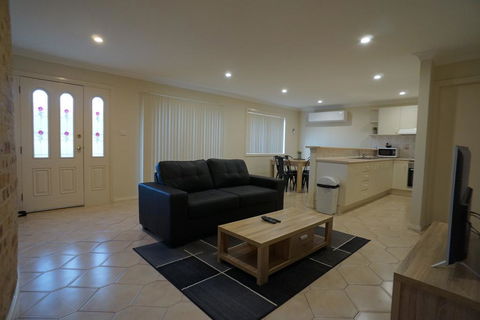 Zig Zag Motel - Accommodation Gladstone 1