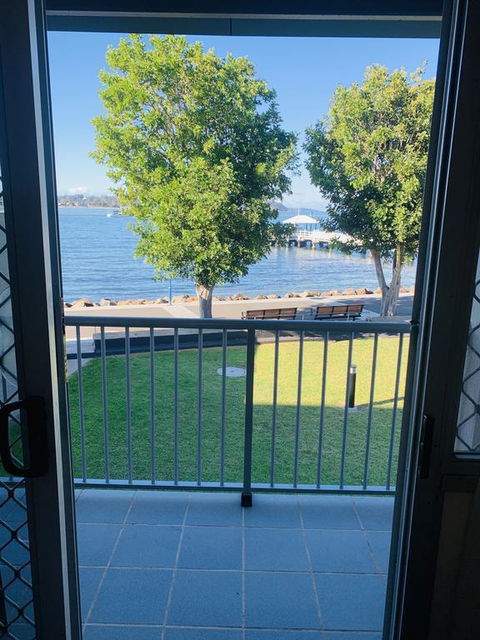 Zorba Waterfront Motel - Accommodation Gladstone 3
