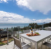 Maison de la mer 30 Mulubinda Parade - luxurious linen aircon and panoramic views - Accommodation Gladstone