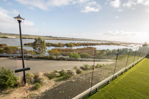 Serenity And Sweeping Murray River Views - Accommodation Gladstone 0