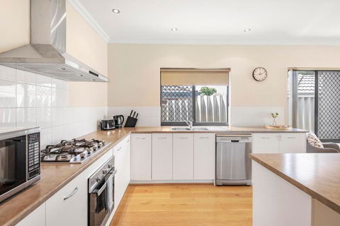 3b2b Bentley Home - Accommodation Gladstone 2
