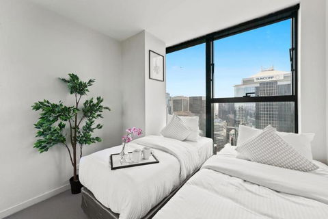 A 2BR Apt On Collins With City Views FREE Parking - Accommodation Gladstone 3