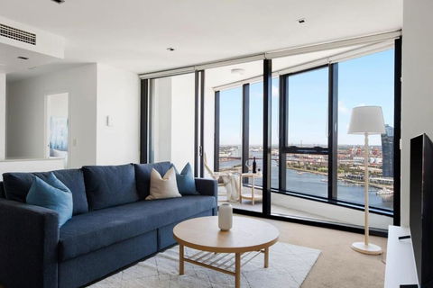 A 2BR Apt With Amazing Harbor Views FREE Parking - Accommodation Gladstone 4