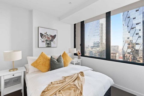 A 2BR Apt With City Views Next To Southern Cross - Accommodation Gladstone 0