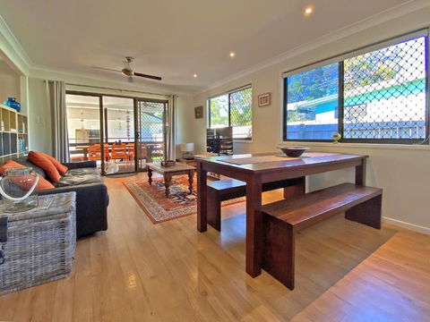 A AMITY BEACH BABY - Accommodation Gladstone 3