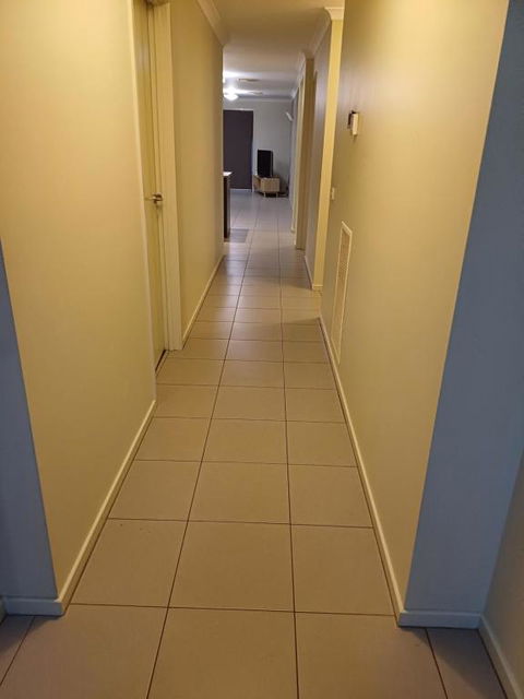 A Beautiful And Spacious Home - Accommodation Gladstone 0