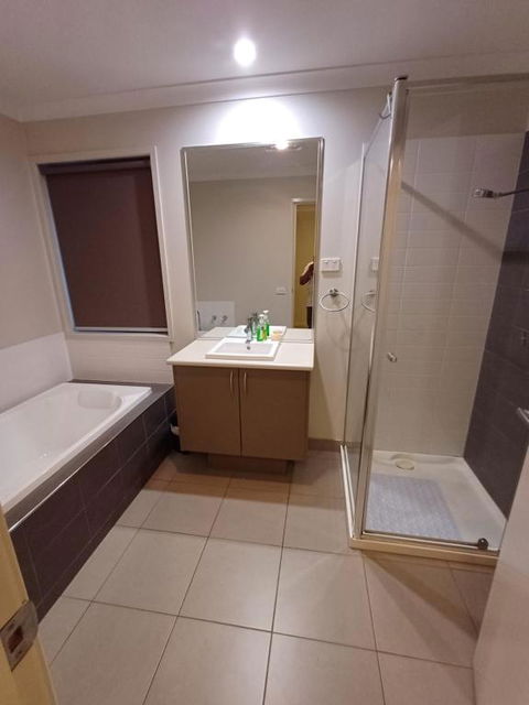 A Beautiful And Spacious Home - Accommodation Gladstone 4