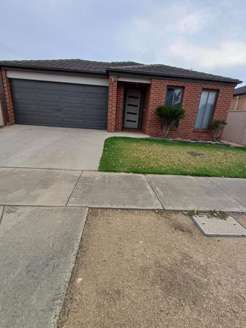 A Beautiful And Spacious Home. - Accommodation Gladstone 0