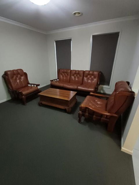 A Beautiful And Spacious Home. - Accommodation Gladstone 1