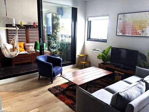 A Boutique Hideaway In The Heart Of Fitzroy - Accommodation Gladstone 0