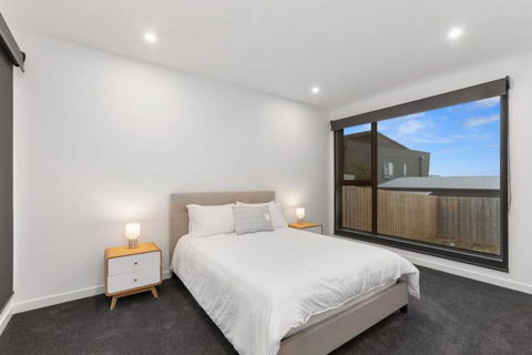 A Box Of Moonlight - Accommodation Gladstone 1