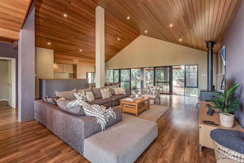 A Bush Utopia - Accommodation Gladstone 3