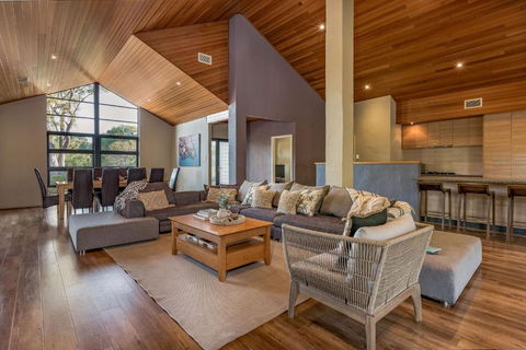A Bush Utopia - Accommodation Gladstone 4