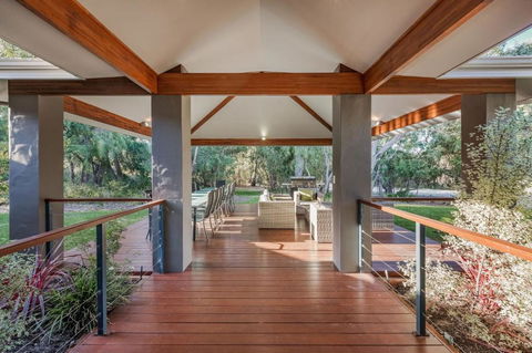 A Bush Utopia - Accommodation Gladstone 2