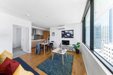 A Chic 2BR Apt City Views Near Southern Cross - Accommodation Gladstone 1