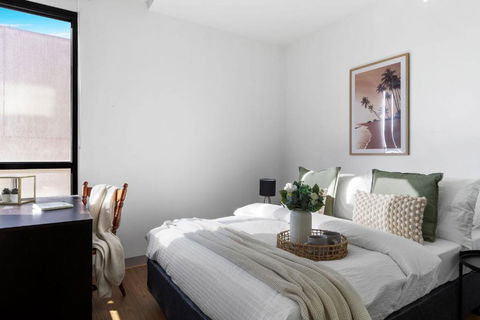 A Chic 2BR Apt Near Melbourne Uni FREE Parking - Accommodation Gladstone 1
