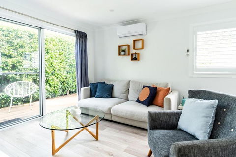 A Chic Coastal Hideaway At Toowoon Bay Beach - Accommodation Gladstone 2
