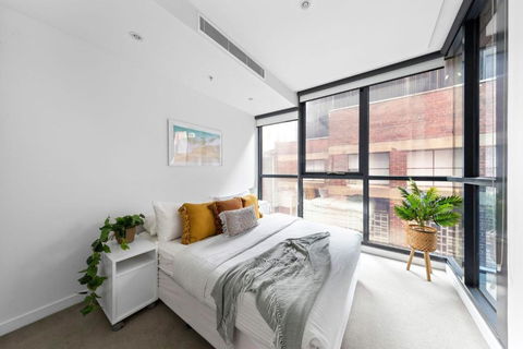 A Chic & Comfy 2BR Apt Near Federation Square - Accommodation Gladstone 0