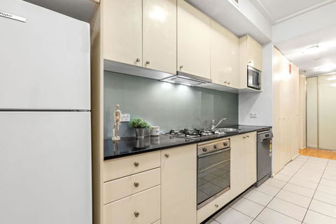 A Chic Studio Right Next To Darling Harbour - Accommodation Gladstone 4