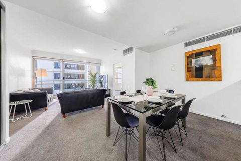 A Comfy 2BR Apt Right Next To Darling Harbour - Accommodation Gladstone 4