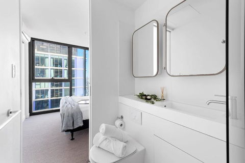 A Cozy & Comfy 2BR Apt Up In The Clouds Near CBD - Accommodation Gladstone 2