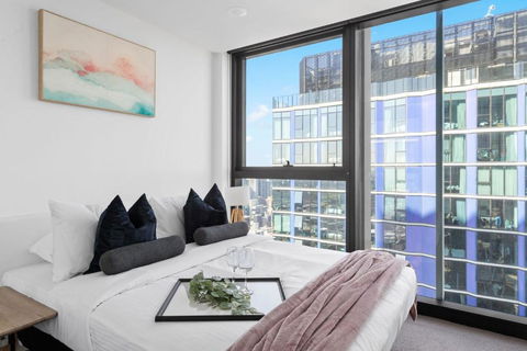 A Cozy & Comfy 2BR Apt Up In The Clouds Near CBD - Accommodation Gladstone 4