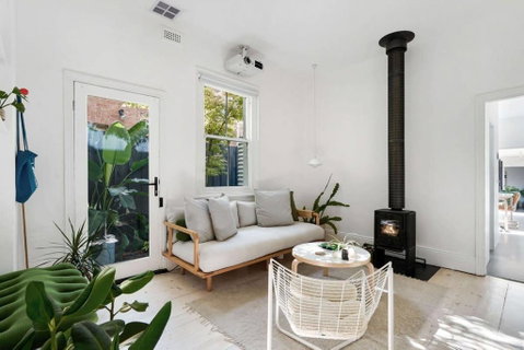 A Designer Terrace House By Edinburgh Gardens - Accommodation Gladstone 2